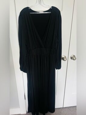 Kiyonna Black Long-Sleeve V-Neck Maxi Dress